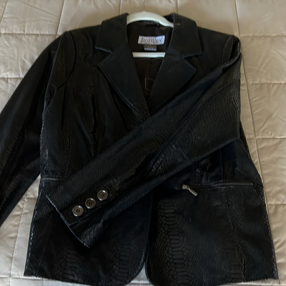 Leather Jacket. Patterned. Black. Size Large. Nev… - image 3